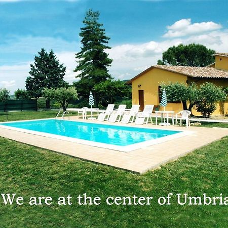 Casale Il Colle Deruta Villa Luaran gambar