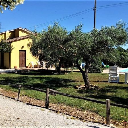 Casale Il Colle Deruta Villa Luaran gambar