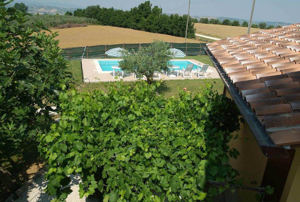 Casale Il Colle Deruta Villa Luaran gambar