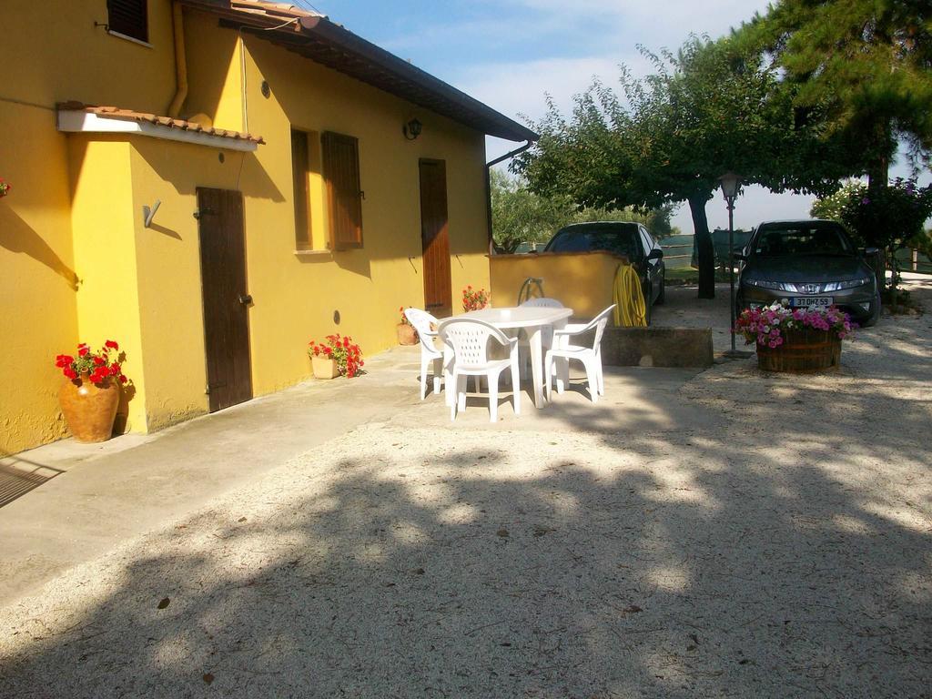 Casale Il Colle Deruta Villa Luaran gambar