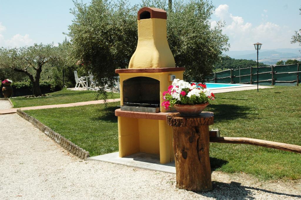 Casale Il Colle Deruta Villa Luaran gambar